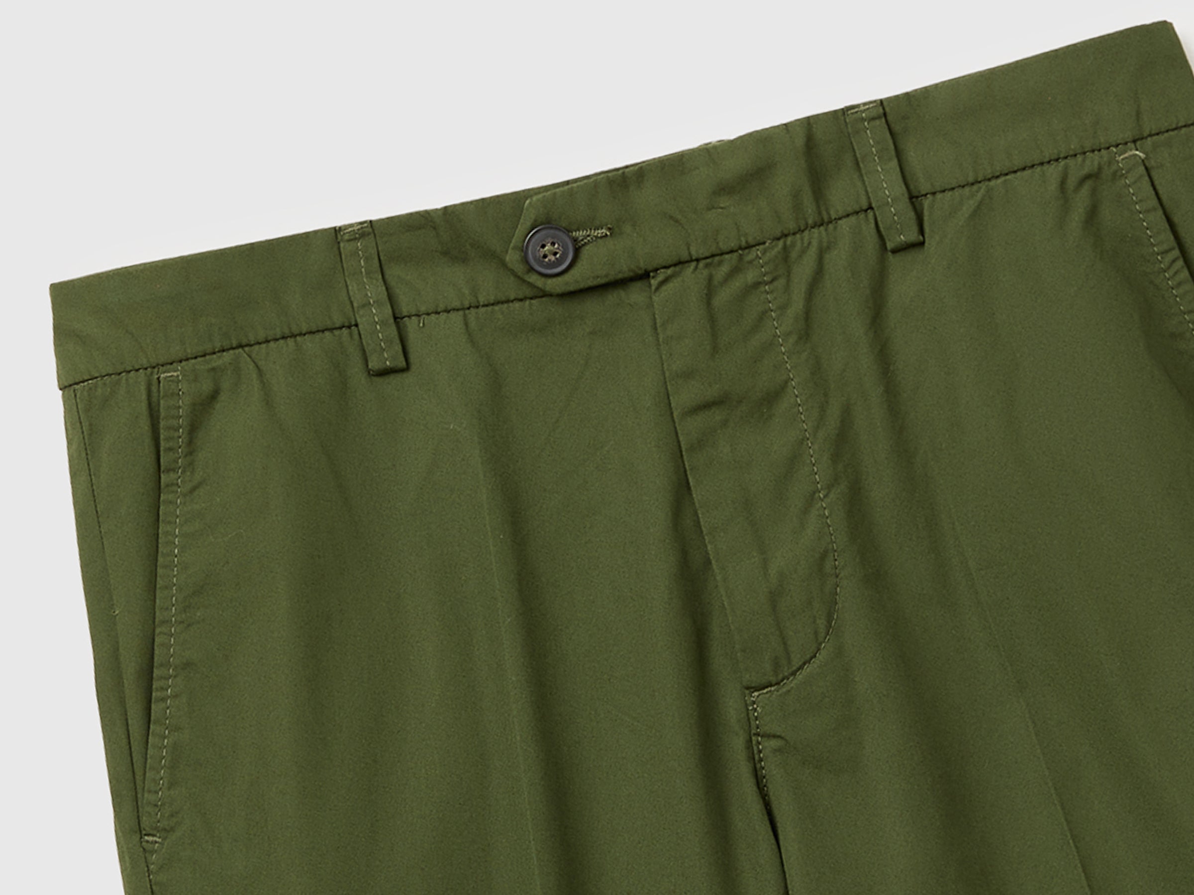 Bermudas chino em algodão leve - ucb_image_FY