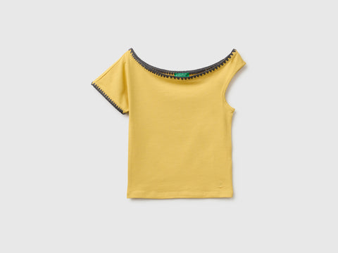 Asymmetrical top - ucb_image_FS