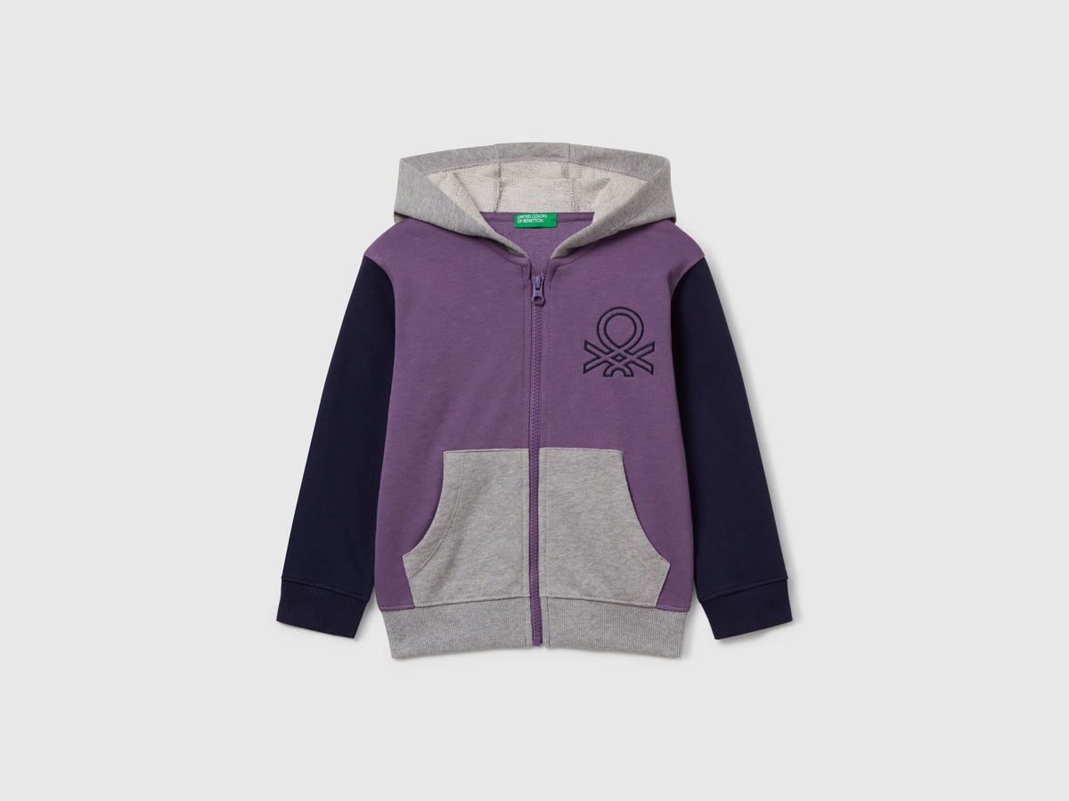 Casaco com capuz e bolso pequeno - ucb_image_FS