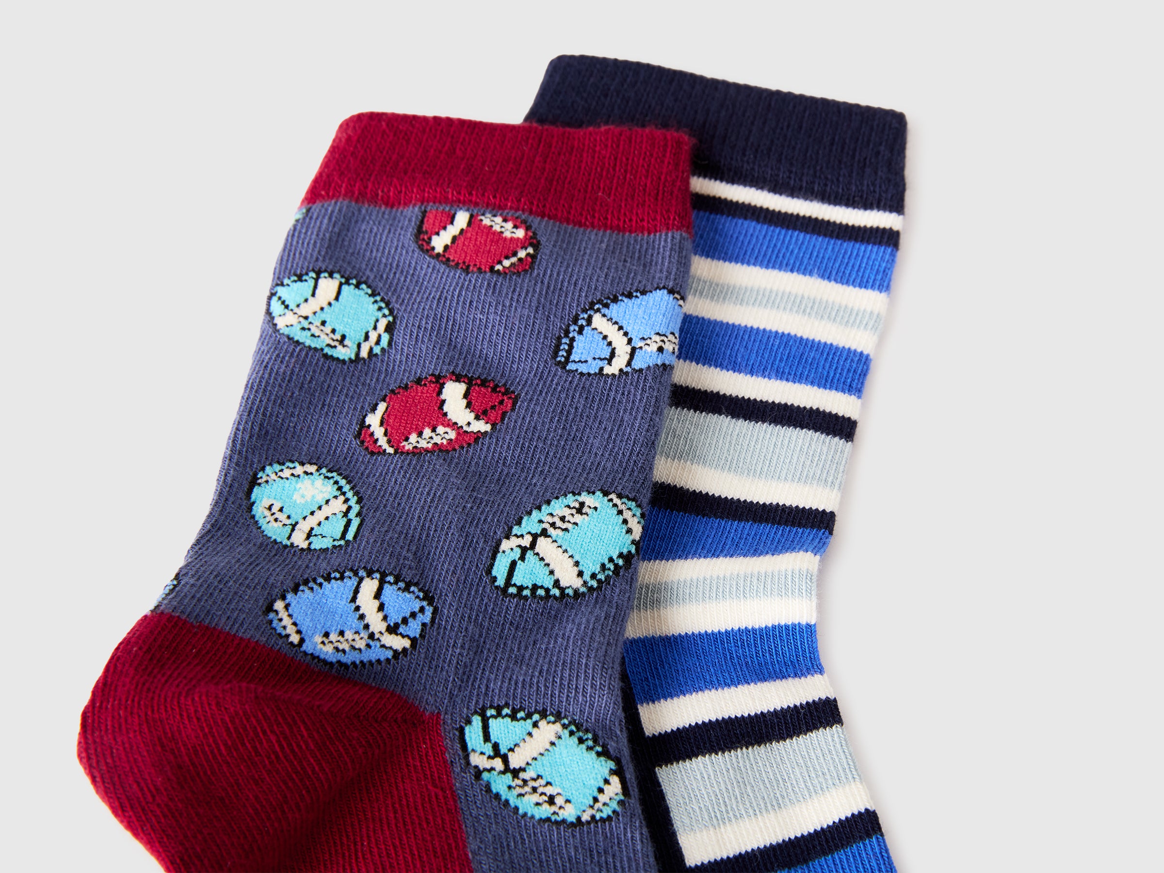 Dois pares de meias padrão - ucb_image_DS1