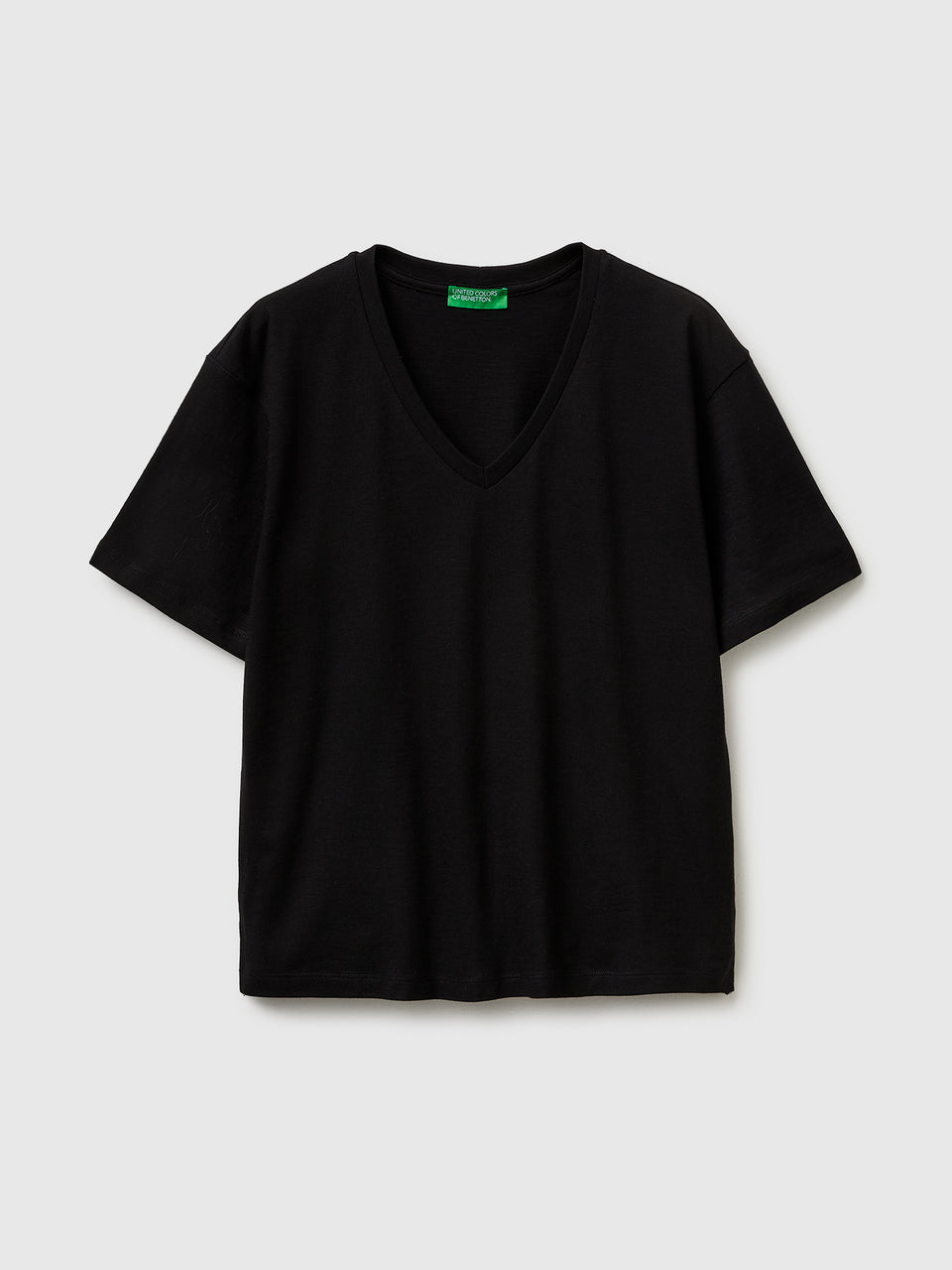 T-shirt decote em V em algodão leve - ucb_image_FS