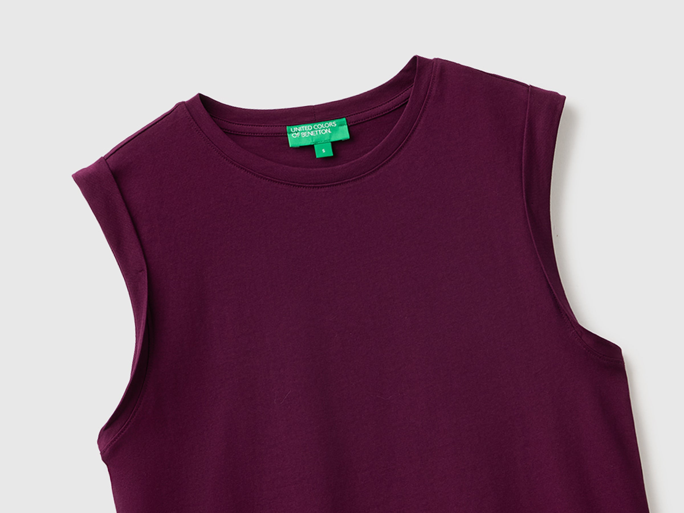 T-shirt sem mangas - ucb_image_FY
