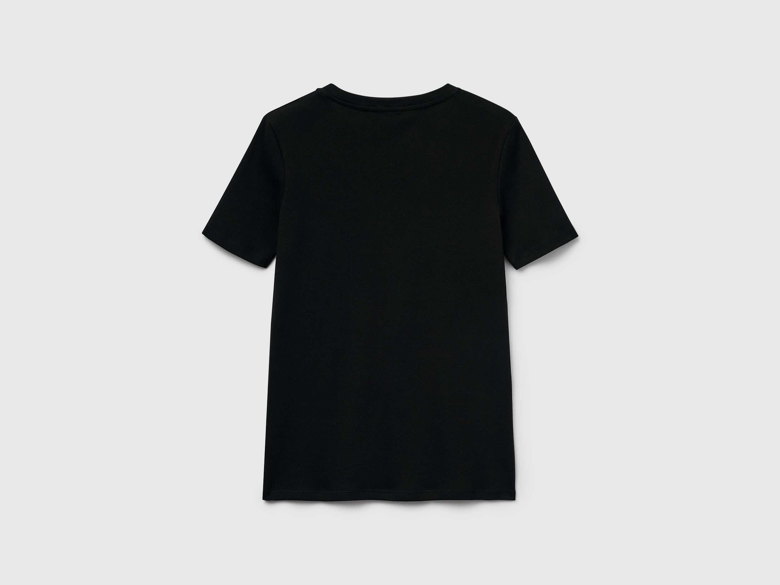 T-shirt em algodão puro com decote em V - ucb_image_BS