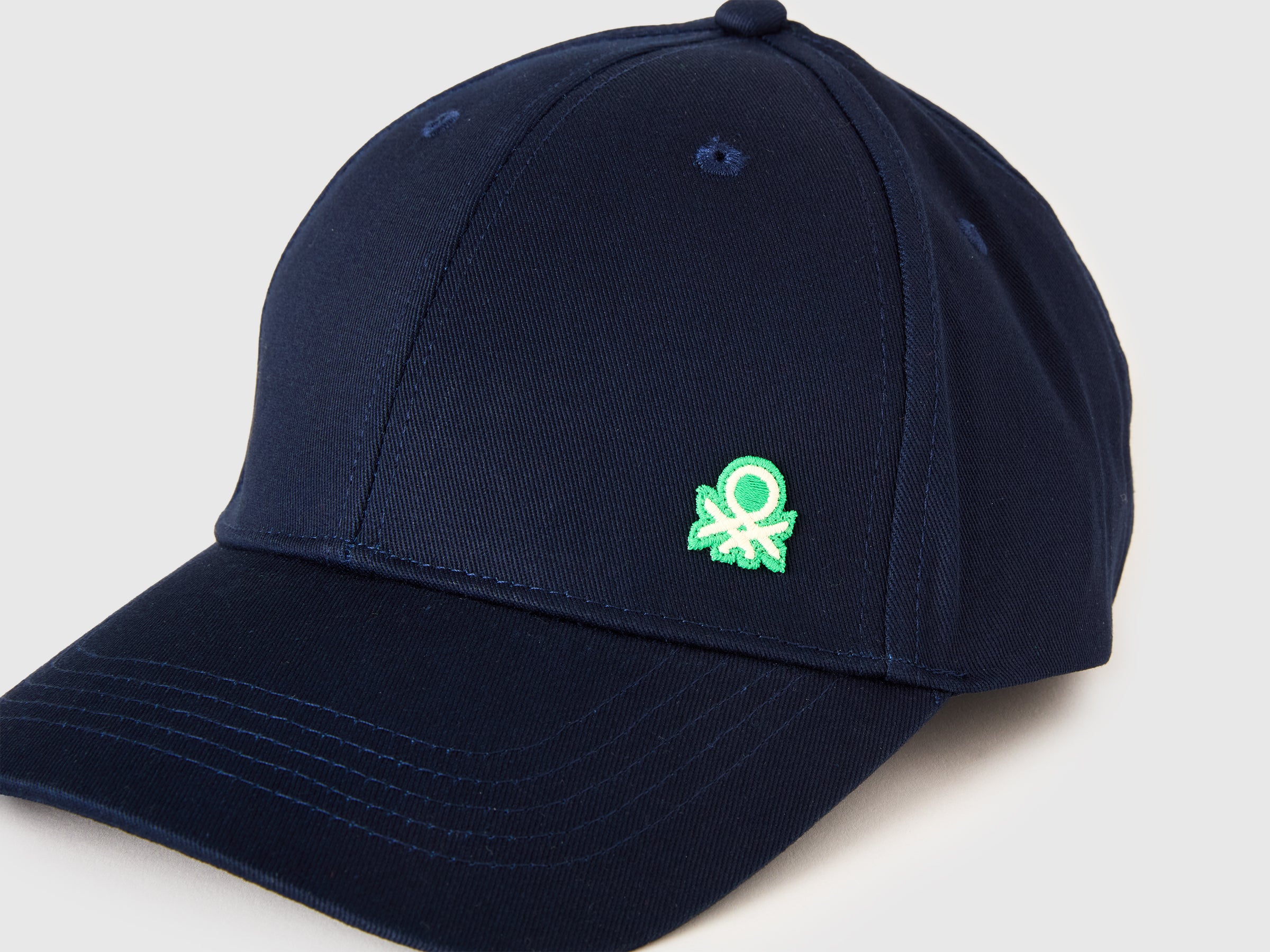 Baseball cap with logo - ucb_image_DS1