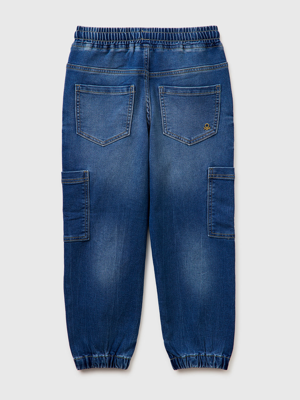 Joggers de jeans com maxi bolsos - ucb_image_BS