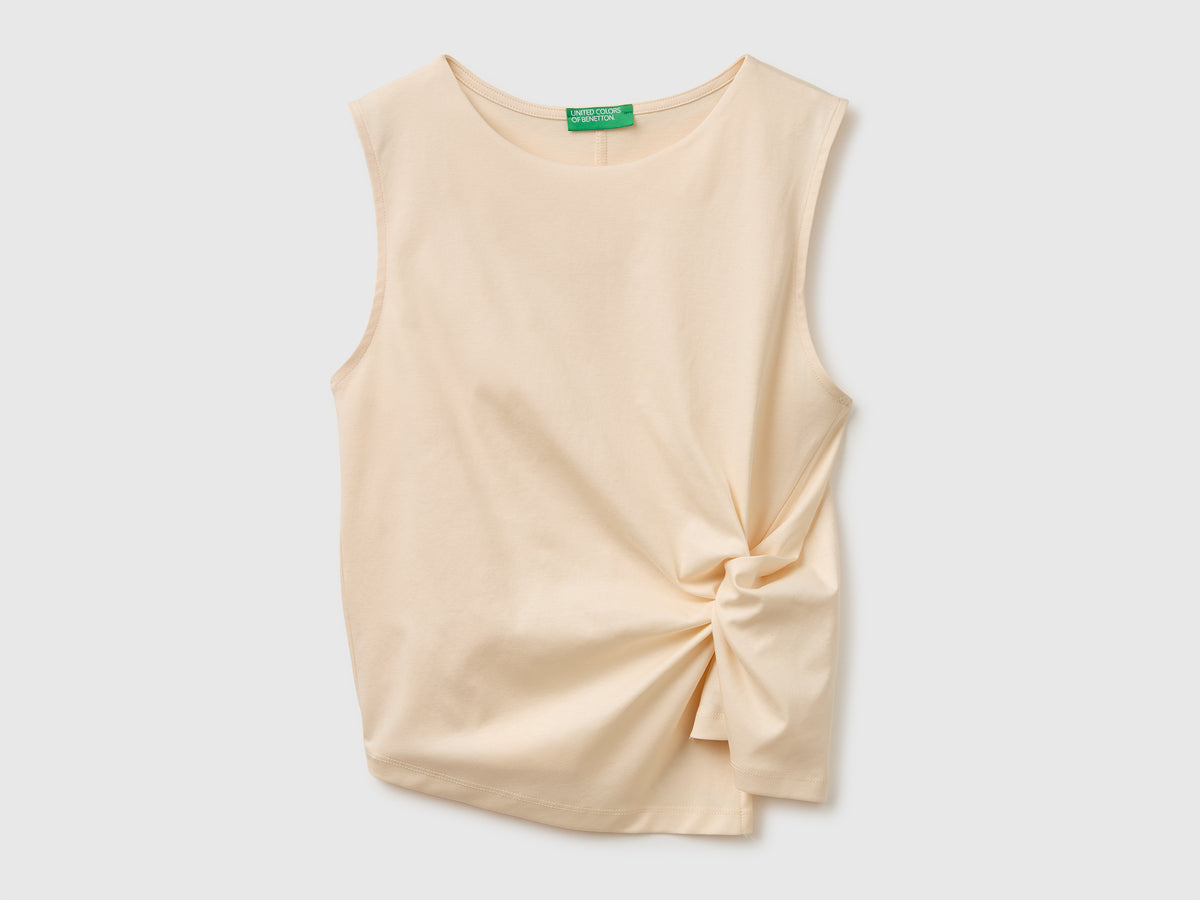 Top with knot - ucb_image_FS