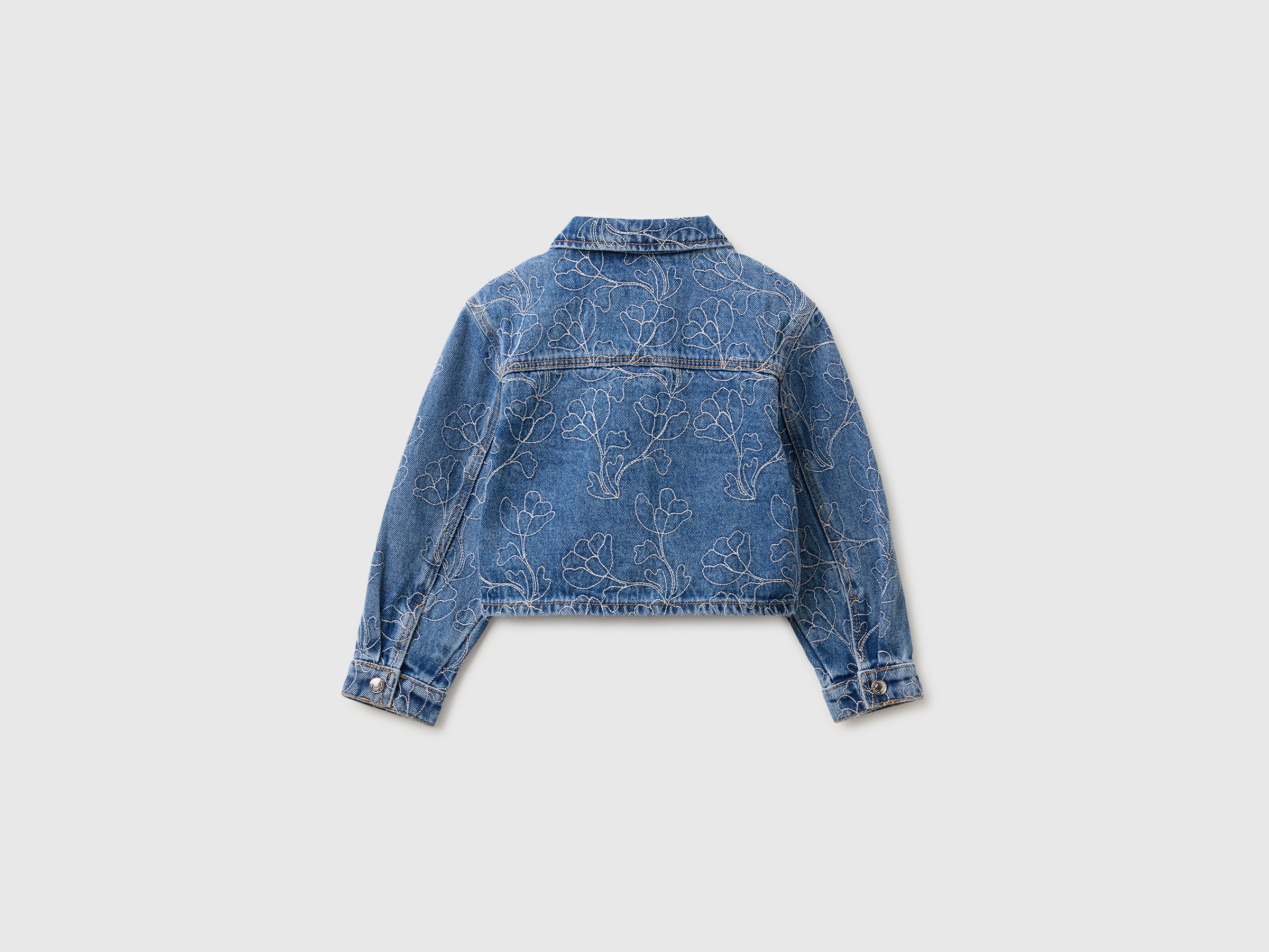 Blusão de jeans com bordados - ucb_image_BS