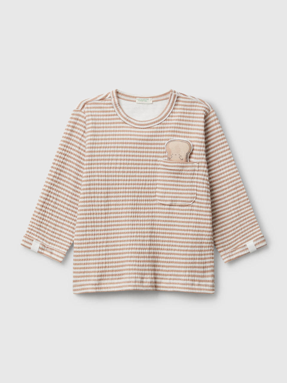 T-shirt com bolso pequeno e patch - ucb_image_FS