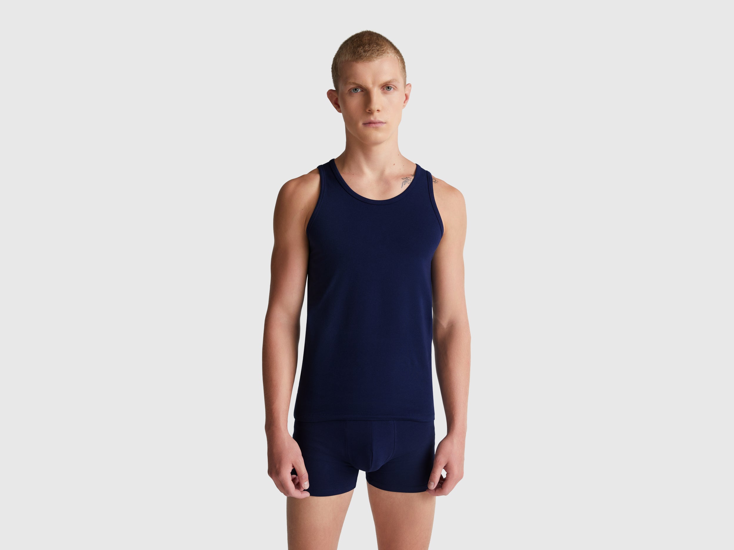 T-shirt sem mangas de roupa interior em algodão orgânico stretch - ucb_image_F