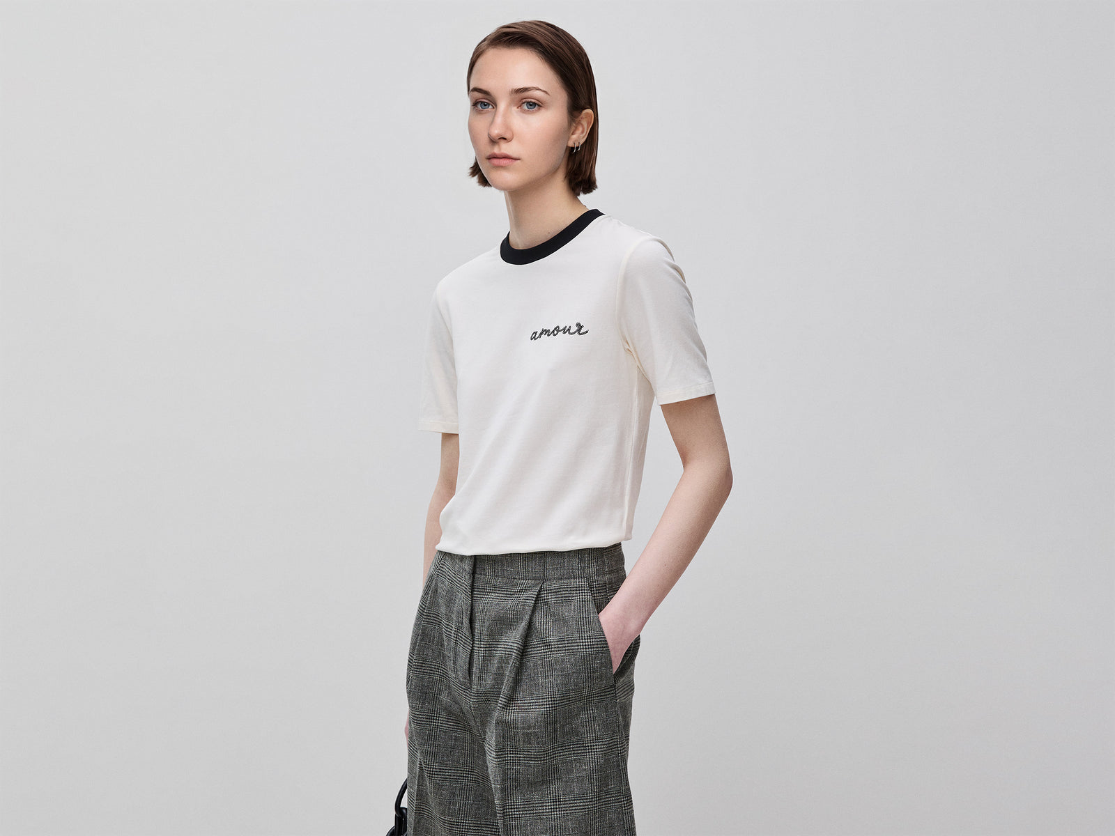 T-shirt with "amour" embroidery