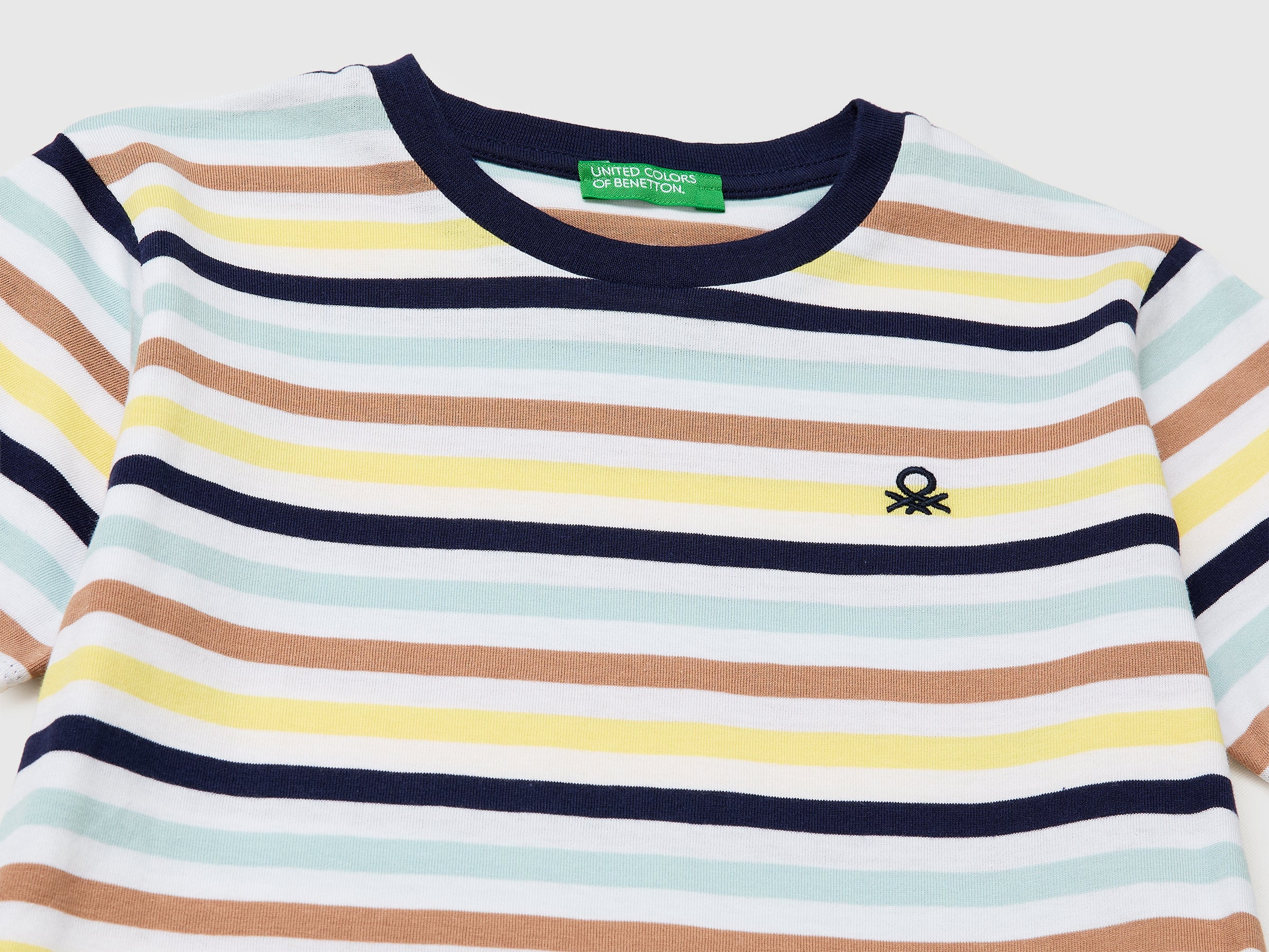 Striped short-sleeved T-shirt - ucb_image_DS1
