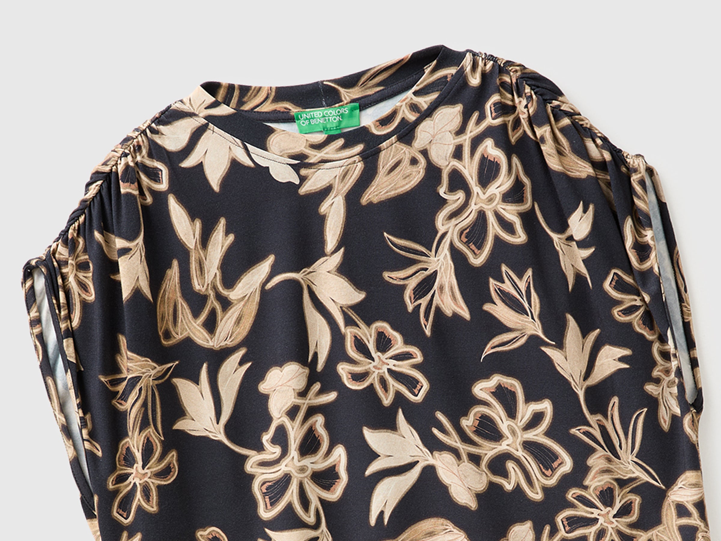 Top fluido com estampado floral - ucb_image_FY