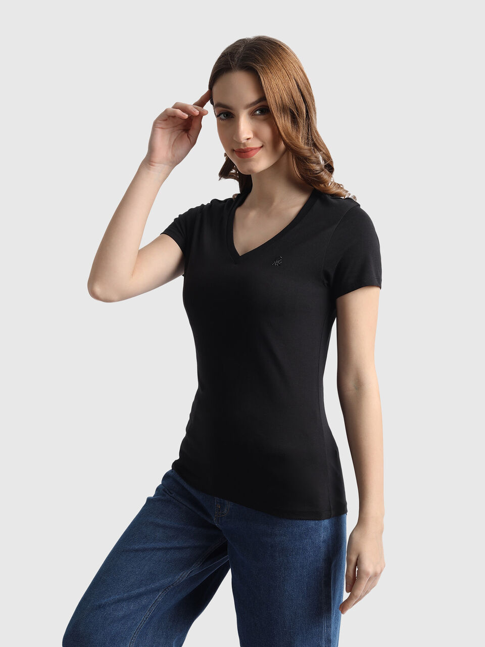 Basic V-Neck Tee with Logo image number null