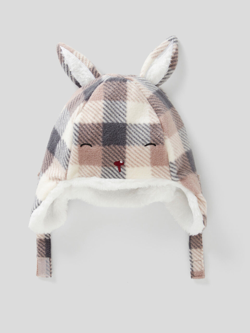 Patterned hat with ear flaps