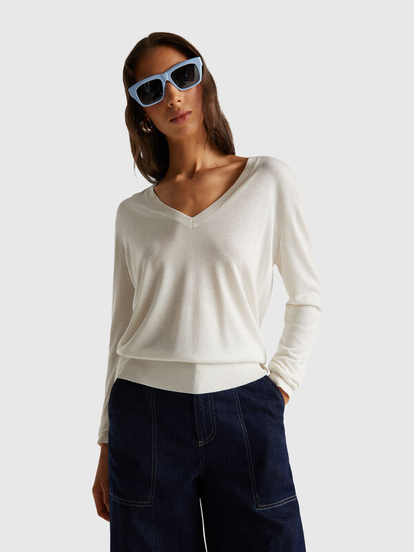 V-neck top in silk blend Women