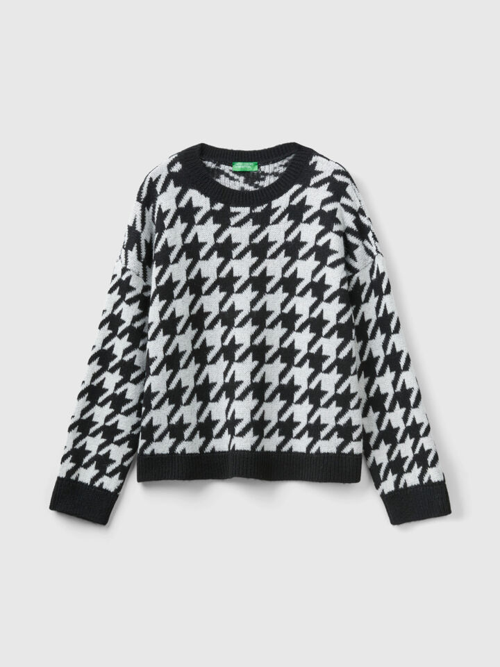 Houndstooth sweater image number 1