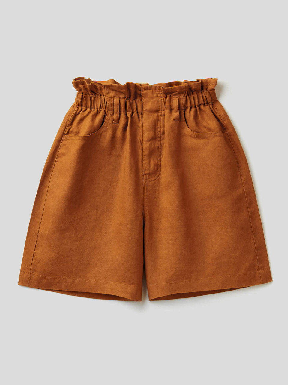 Bermudas in pure linen with ruffled waist image number 1