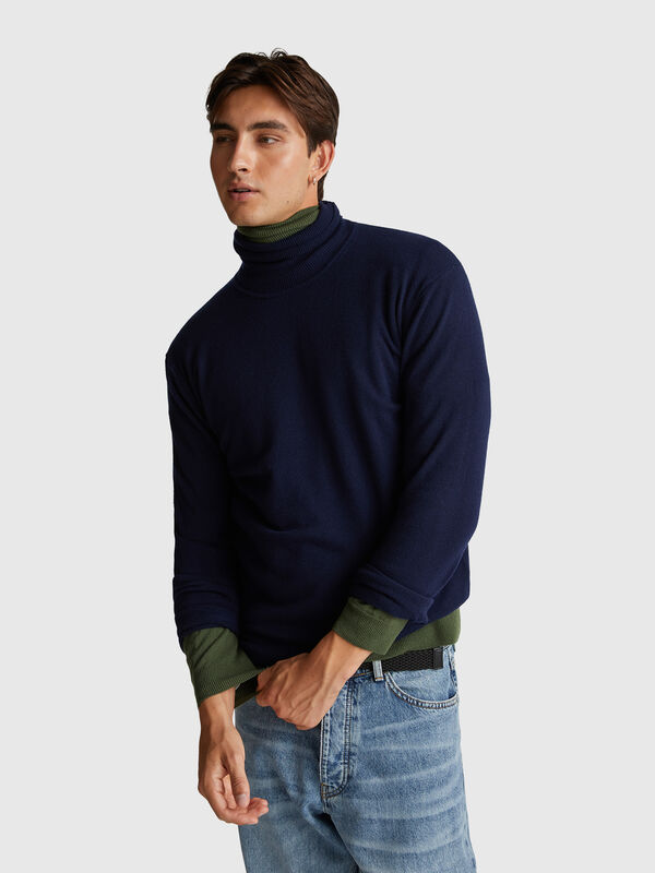 Dark blue turtleneck in pure Merino wool Men
