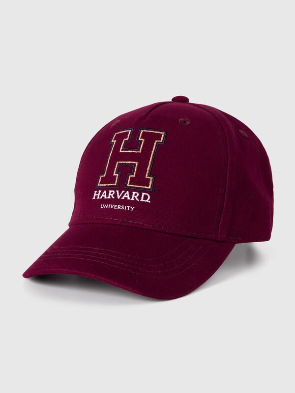 Cap with embroidery ©Harvard University Junior Boy