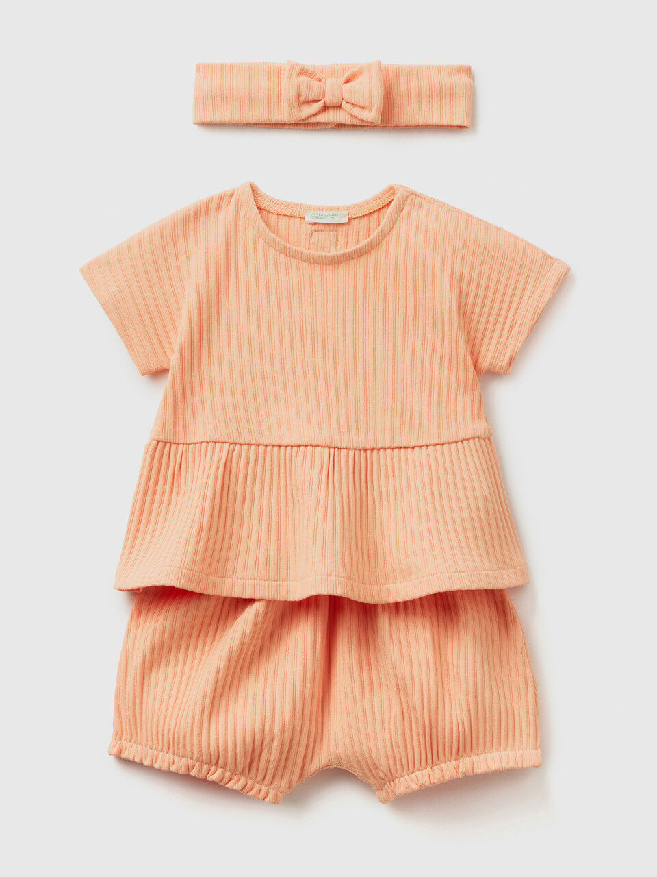 T-shirt, shorts and headband set