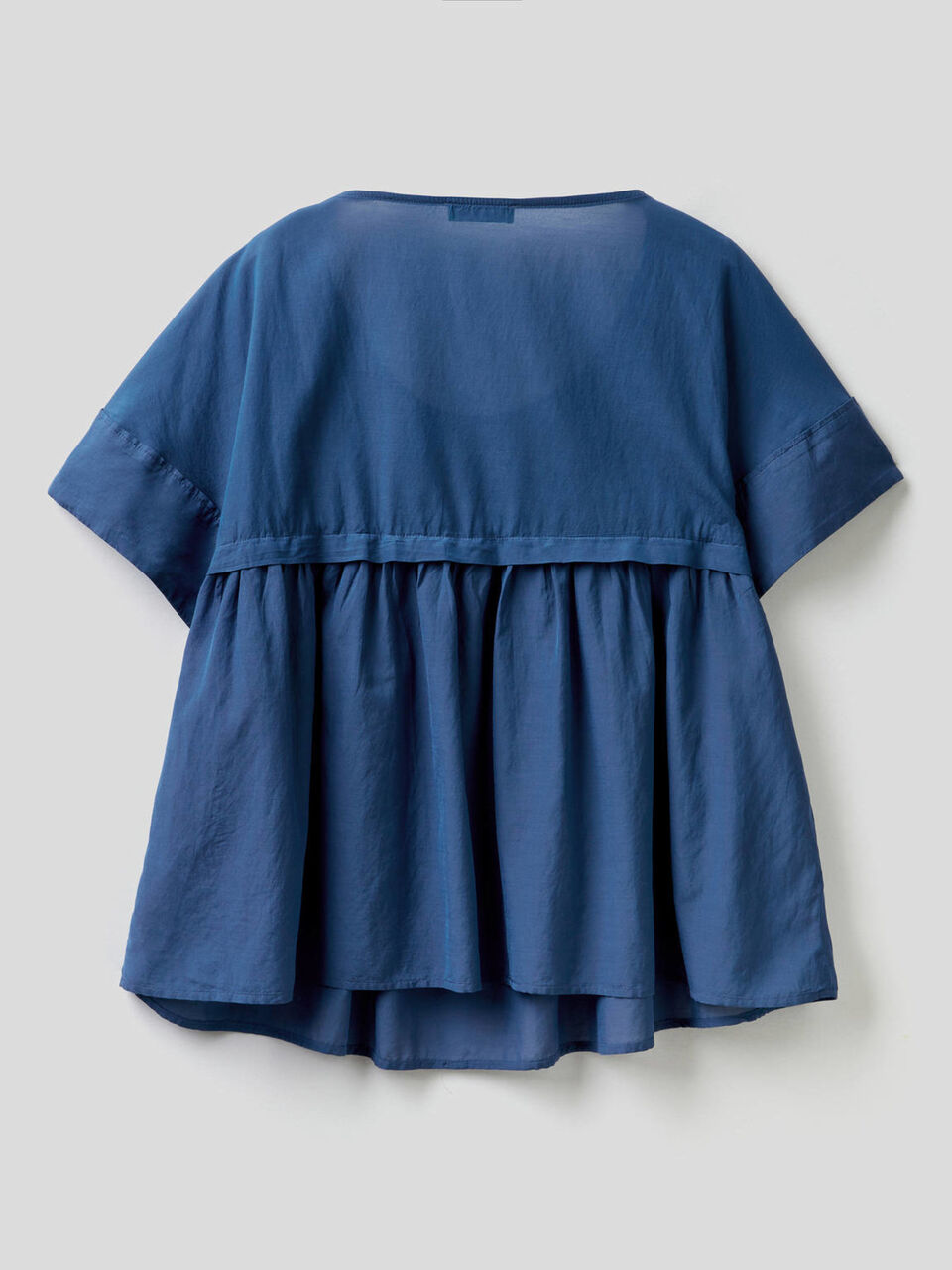 Light blouse with maxi frill image number 2