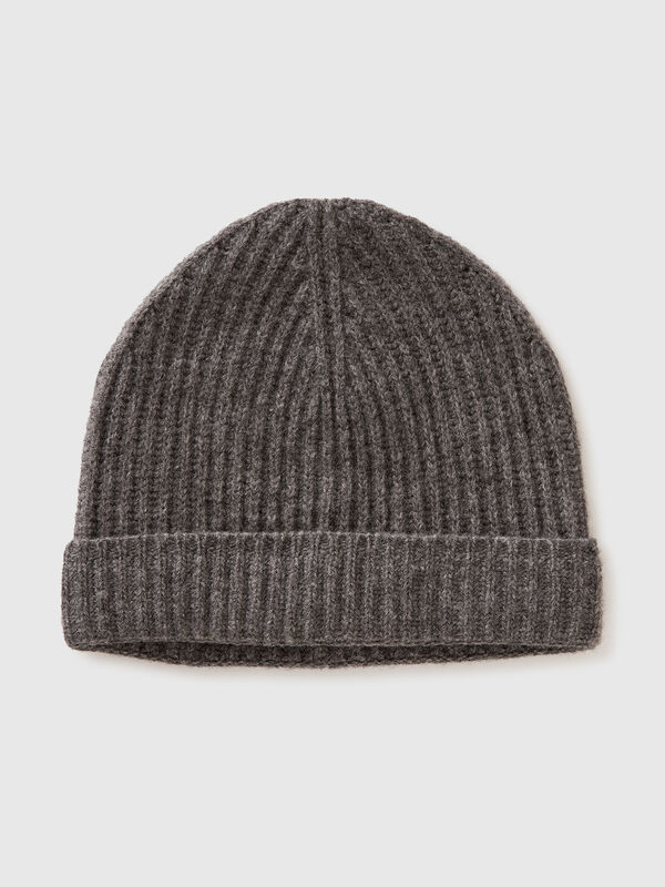 Hat in pure virgin wool Men