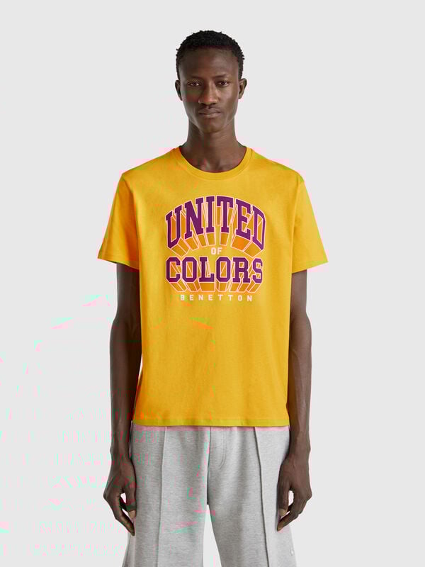Yellow t-shirt in cotton with purple logo Men