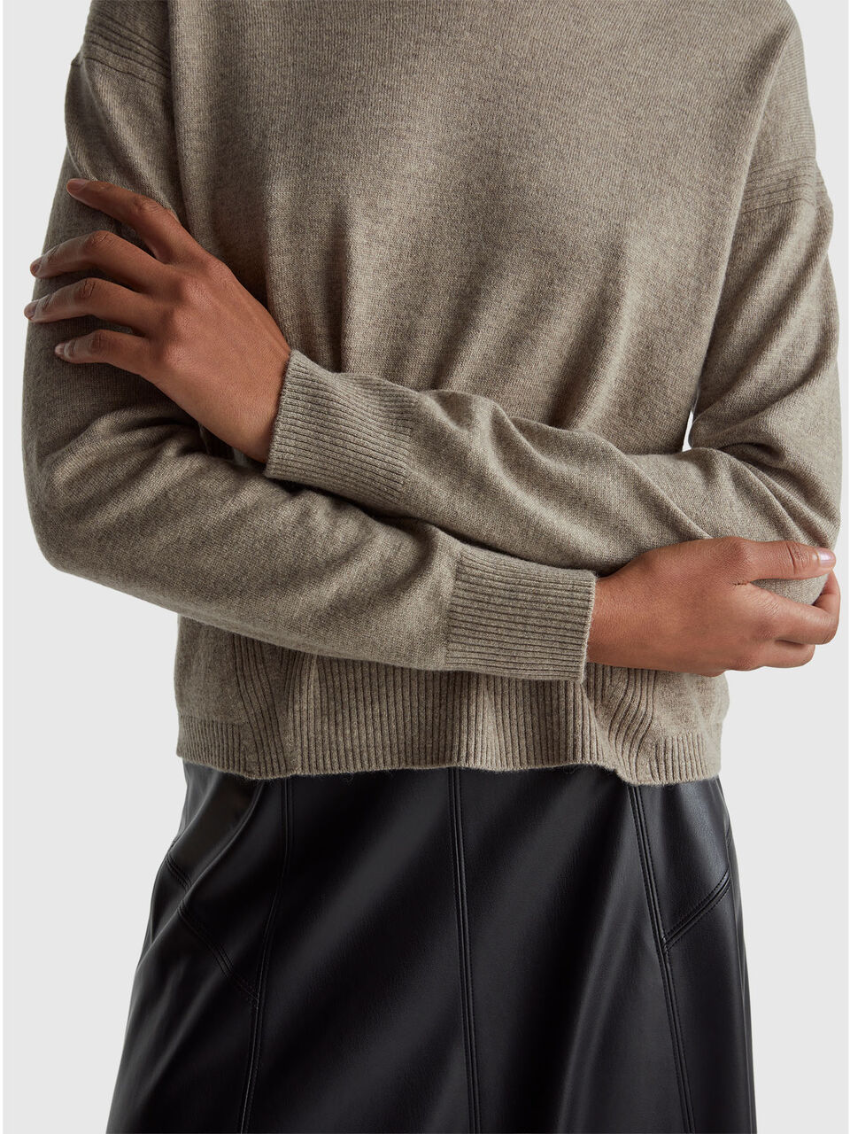 V NECK SWEATER L/S Women image number null