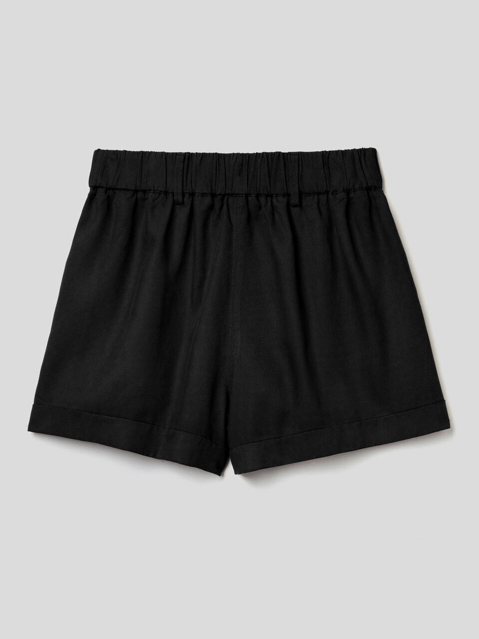 Solid color shorts with cuff image number 2