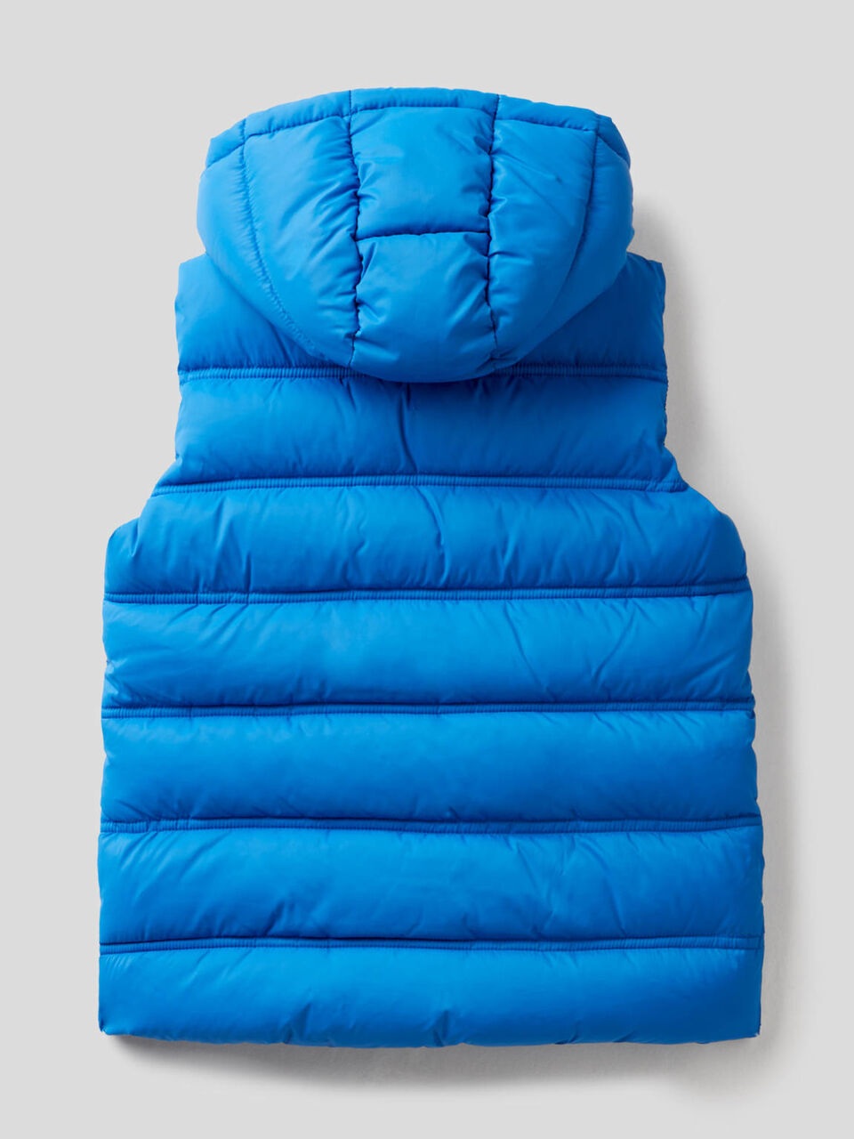 Sleeveless jacket with hood image number 2