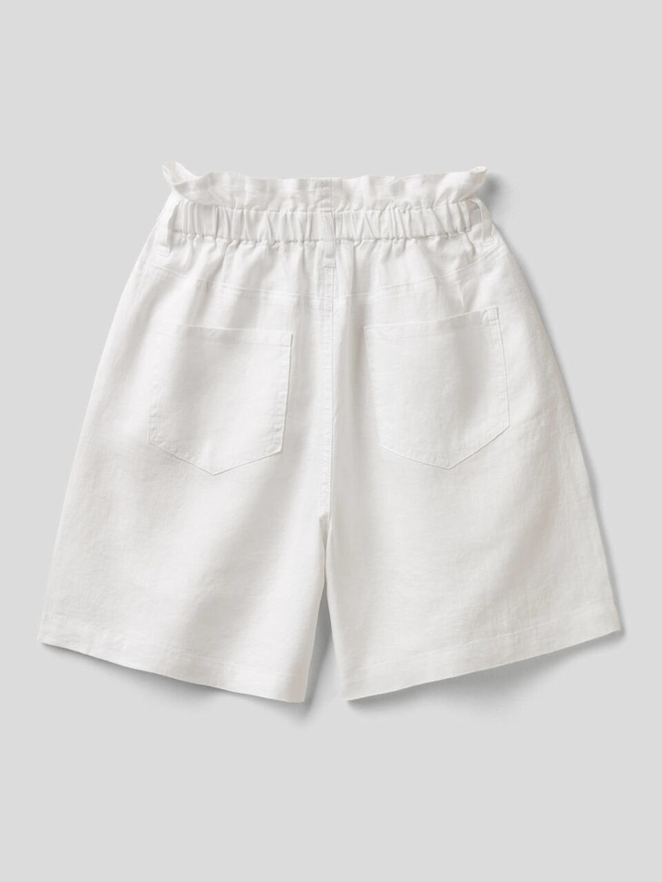 Bermudas in pure linen with ruffled waist image number 2