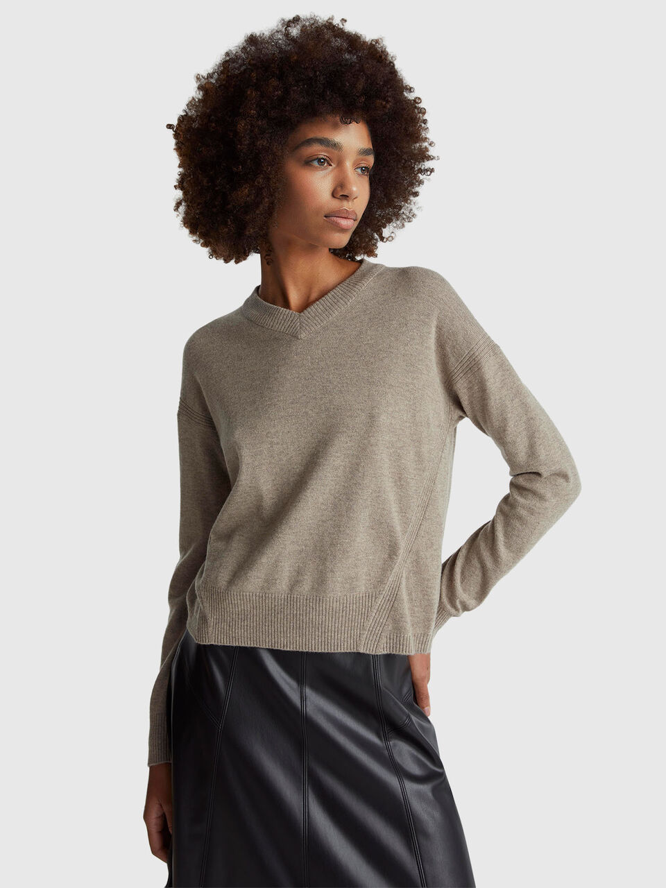 V NECK SWEATER L/S Women image number null