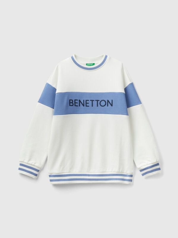 Cream white sweatshirt with embroidered logo