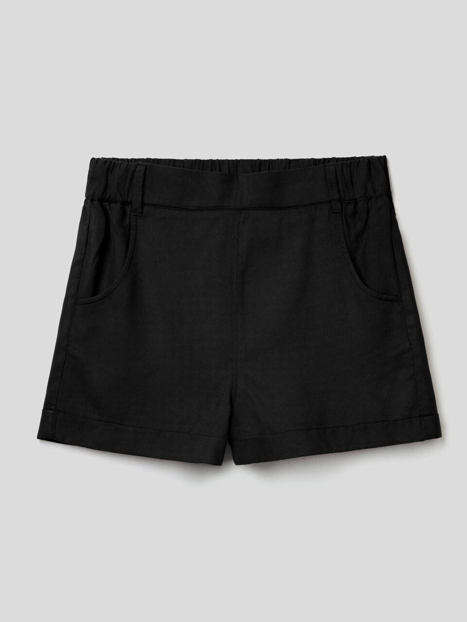 Solid color shorts with cuff image number 1