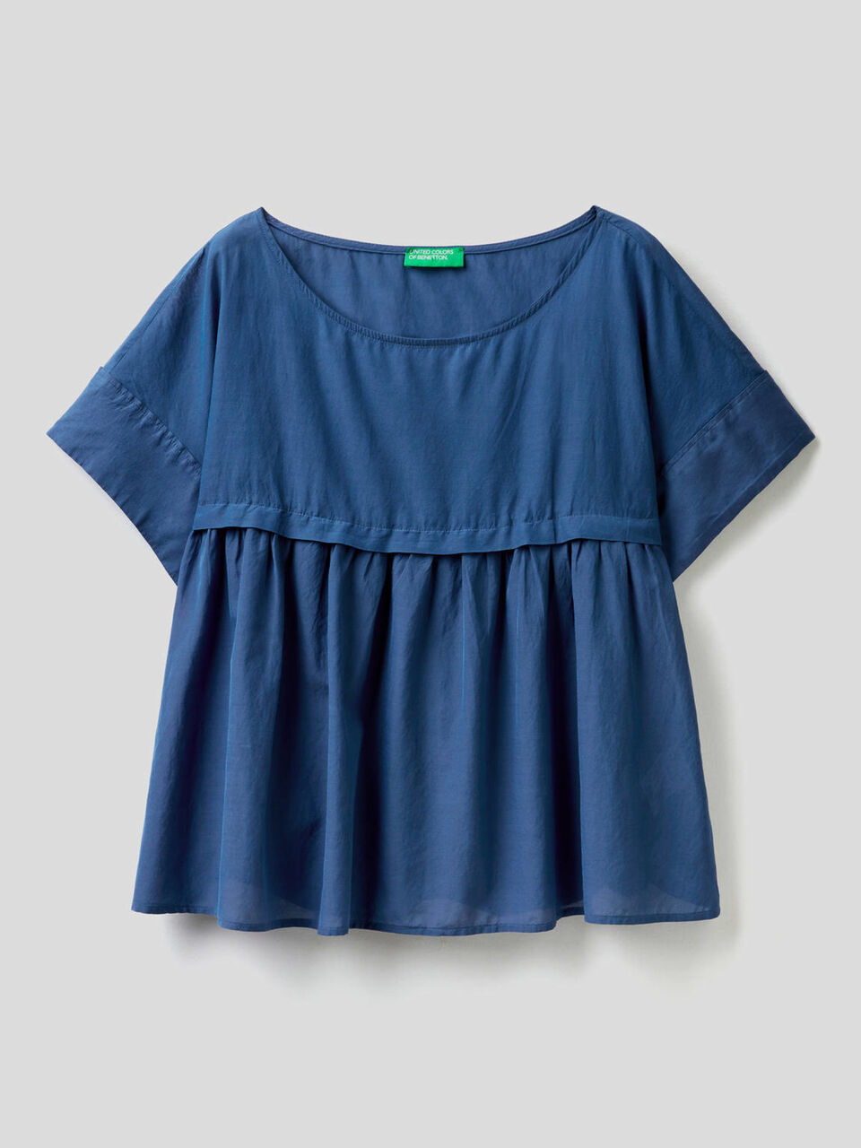 Light blouse with maxi frill image number 1