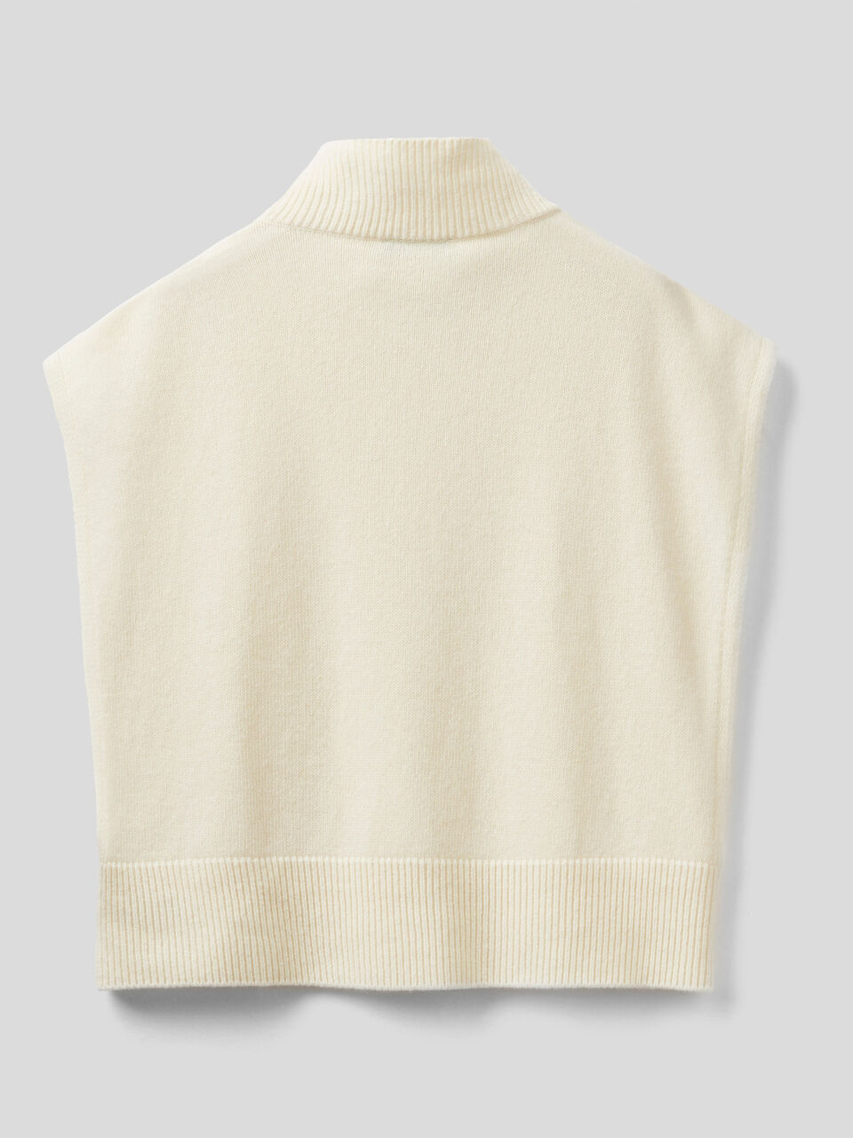 Knit vest in wool blend image number 2