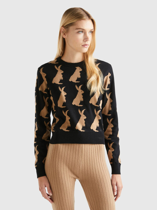 Sweater with bunny pattern