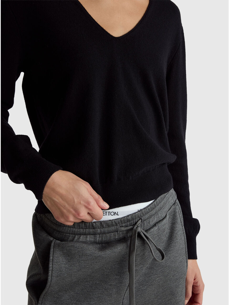 V NECK SWEATER L/S Women image number null