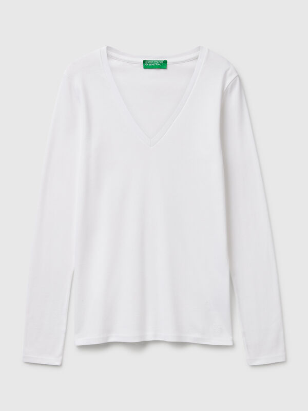 White t-shirt with V-neck White t-shirt with V-neck Women