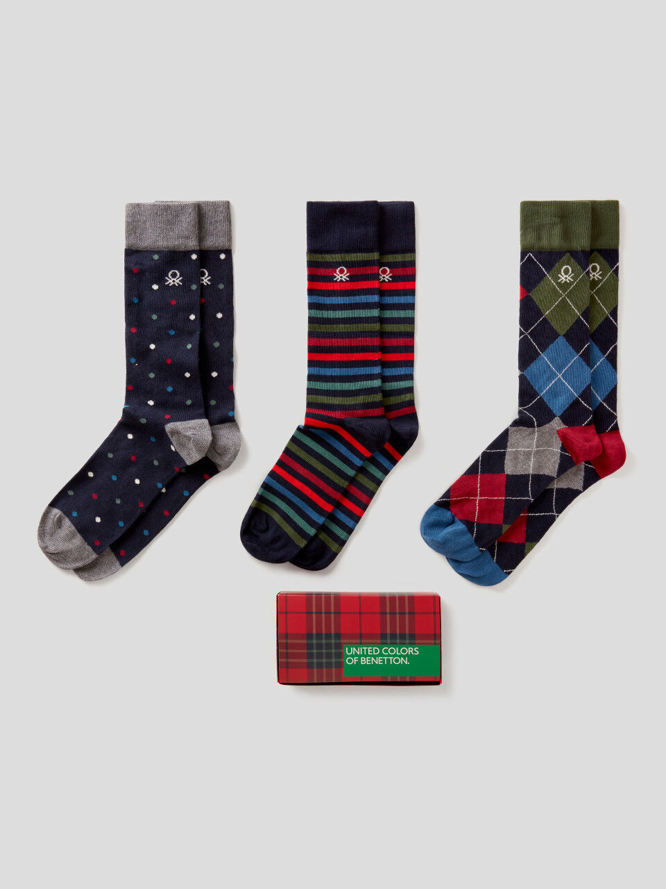 Gift box with three pairs of patterned socks