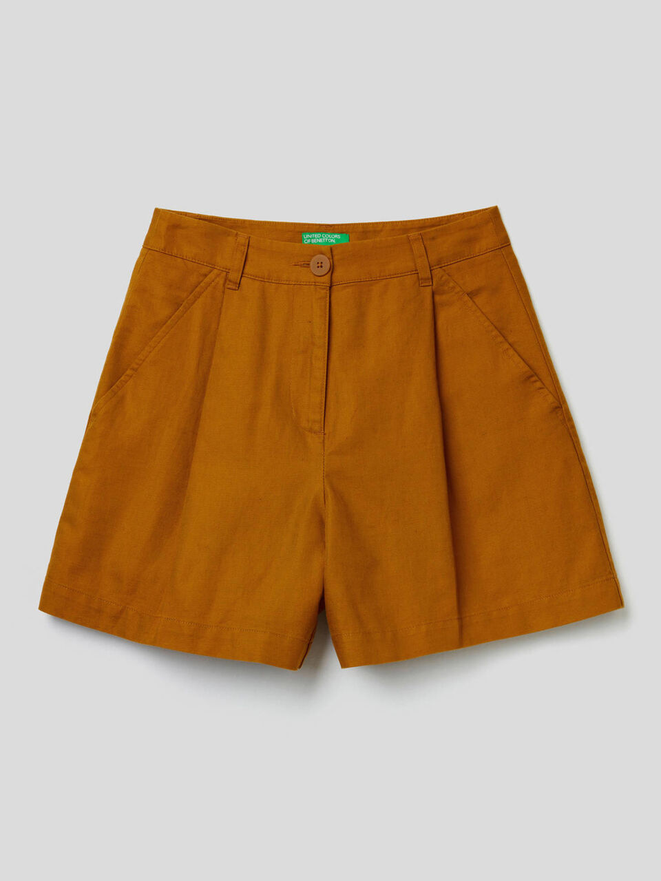 Shorts with wide leg in linen blend image number 1