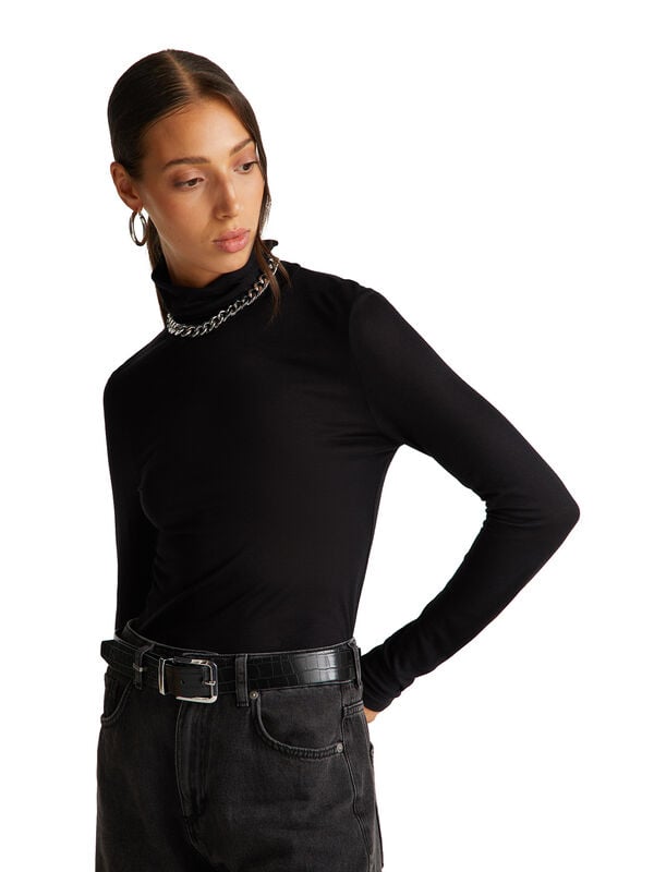 Turtleneck t-shirt in viscose and cashmere blend Turtleneck t-shirt in viscose and cashmere blend Women