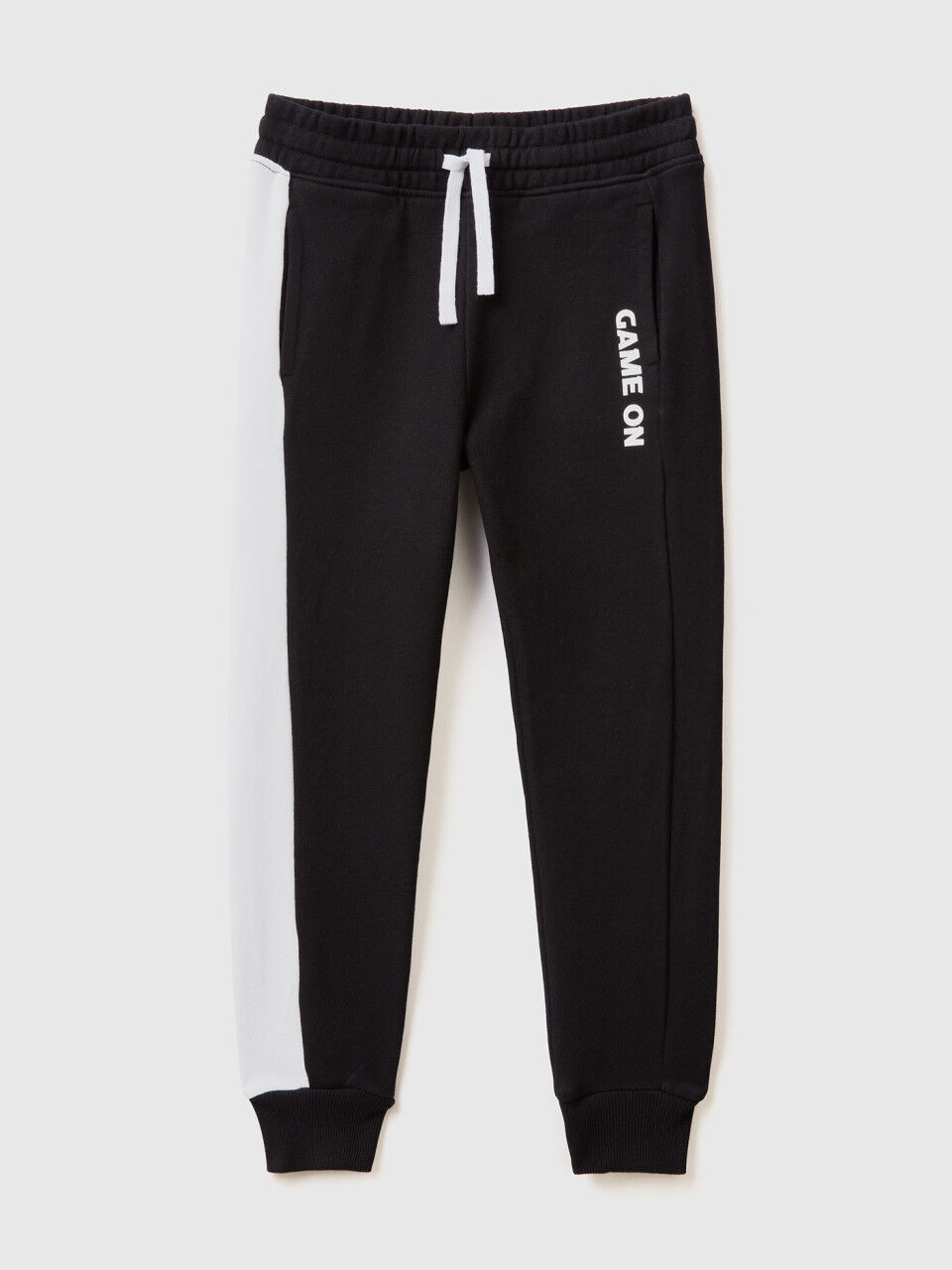 Joggers with clashing band