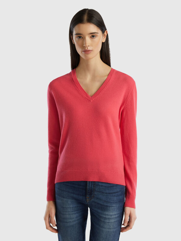 Fuchsia V-neck sweater in pure Merino wool Women