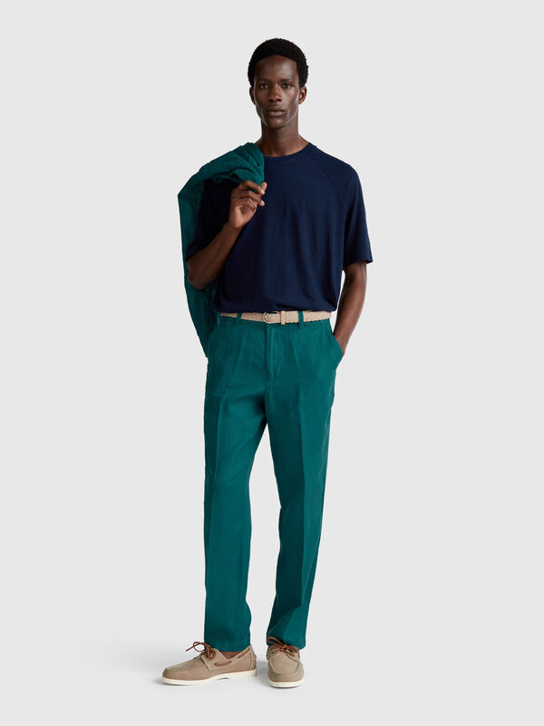 Chinos in pure linen Men